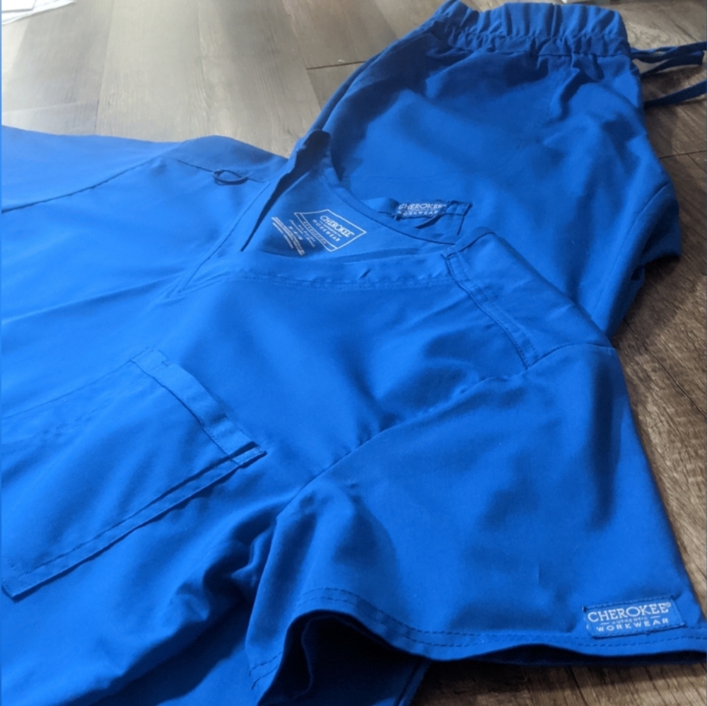 Like-New M CHEROKEE Women's Royal Blue Scrub SET